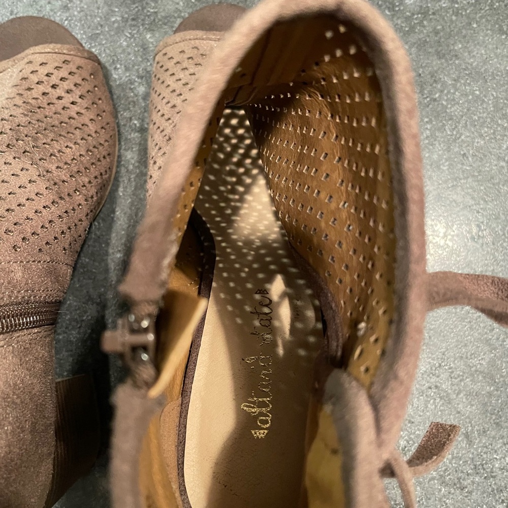 Open Toe Booties - Picture 6 of 8